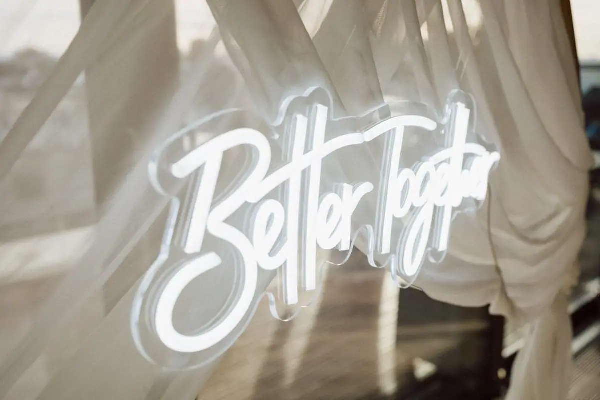 Neonschrift Better Together