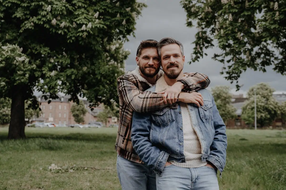 Mannheim als Kulisse für ein einzigartiges LGBTQIA+ Paarshooting